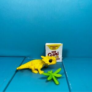 ⭐️ Zuru - Gumi Yum Surprise - Wildlife - Bearded Dragon w/ dragonfly accessory